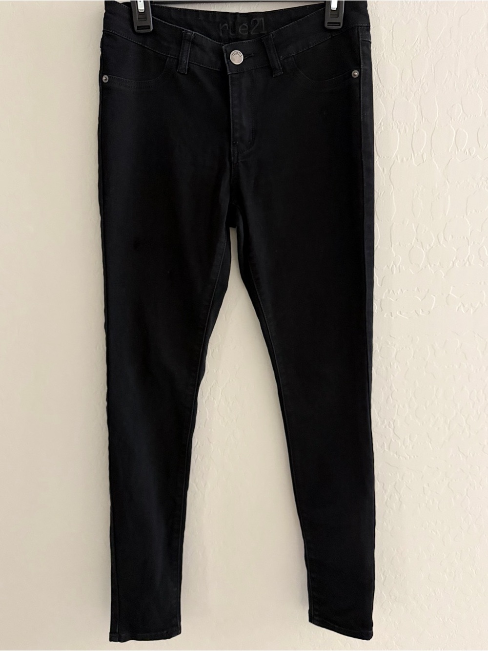 Rue21 Women's Black Skinny Jeans - Sleek High-Rise Style
